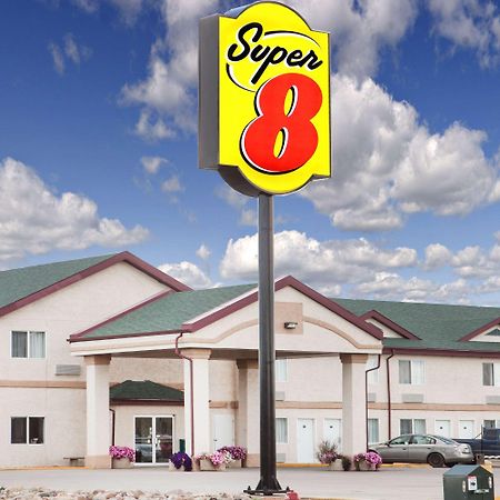 Super 8 By Wyndham Kindersley מראה חיצוני תמונה