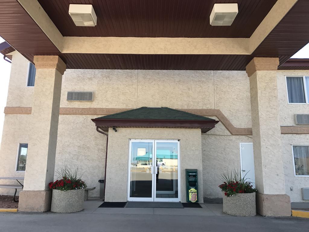 Super 8 By Wyndham Kindersley מראה חיצוני תמונה